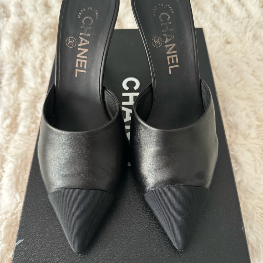 Black Chanel Interlocking CC Logo Mules with Faux Pearl and Snake Accents